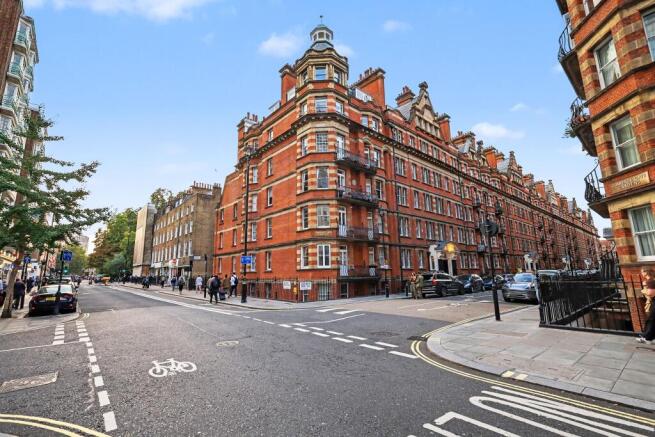 87 Clarence Gate Gardens, Glentworth Street, Marylebone, London NW1 6QP