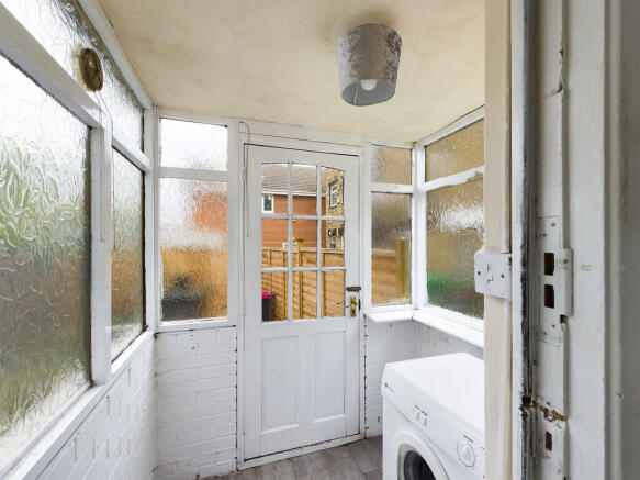 2 bed End of Terrace to rent Image 4
