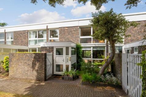 Brackley, WEYBRIDGE, KT13