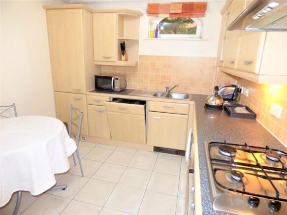Fitted Kitchen-Breakfast Room