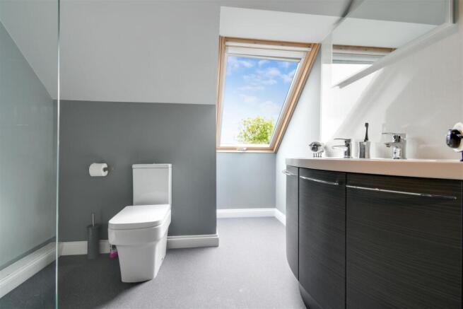 Master En-Suite