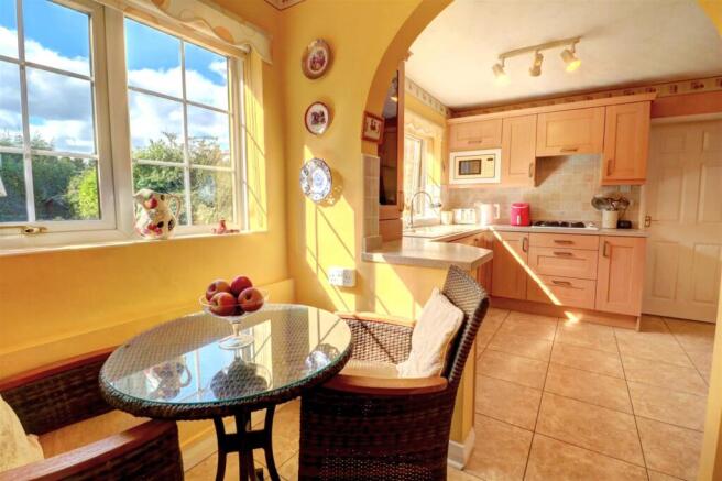 Kitchen 3.jpg