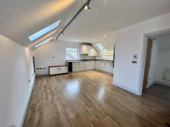 Kitchen 2.jpg