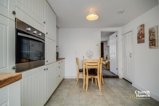 Station Road, Burnham-on-Crouch photo 4
