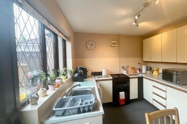 2 bed Semi-Detached for sale Image 5