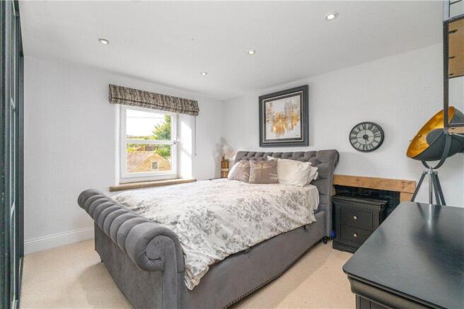 3 bed Semi-Detached for sale Image 9