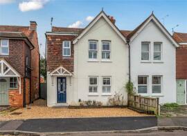 17, Edward Road, Farnham GU9 8NP