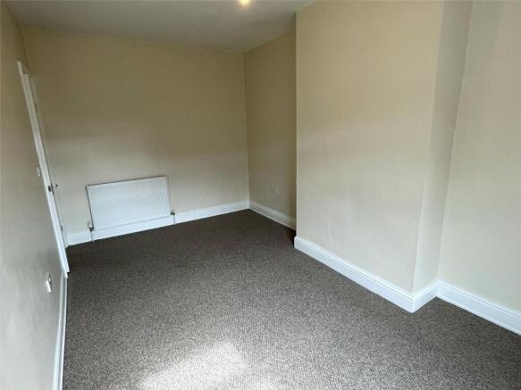 2 bed End of Terrace to rent Image 11
