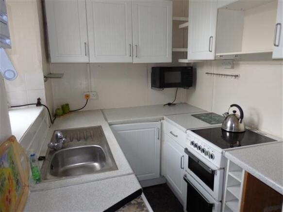 KITCHEN :