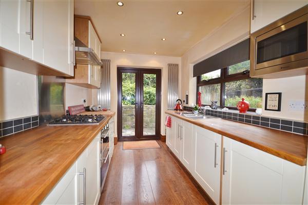 KITCHEN: