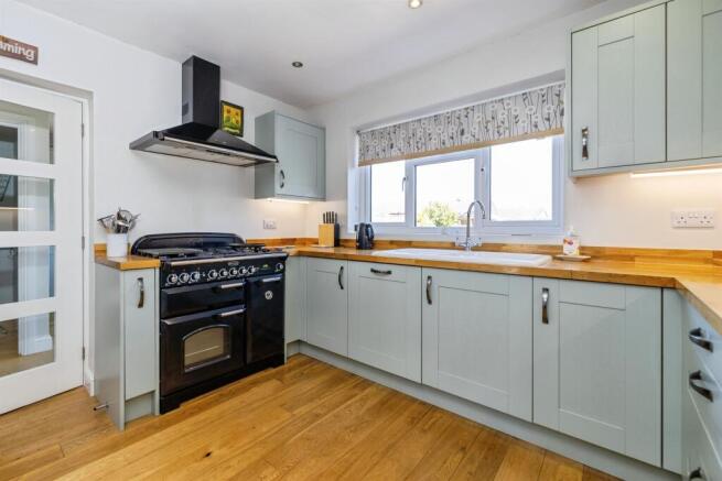 Kitchen / Breakfast Room