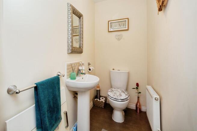 3 bed Semi-Detached for sale Image 8