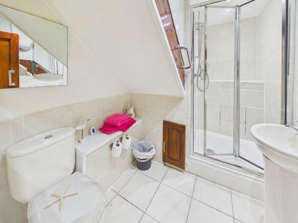 4 bed Town House for sale Image 7
