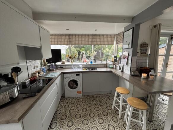 3 bed Semi-Detached for sale Image 4