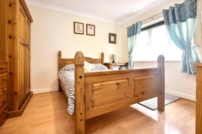 4 bed Detached for sale Image 10