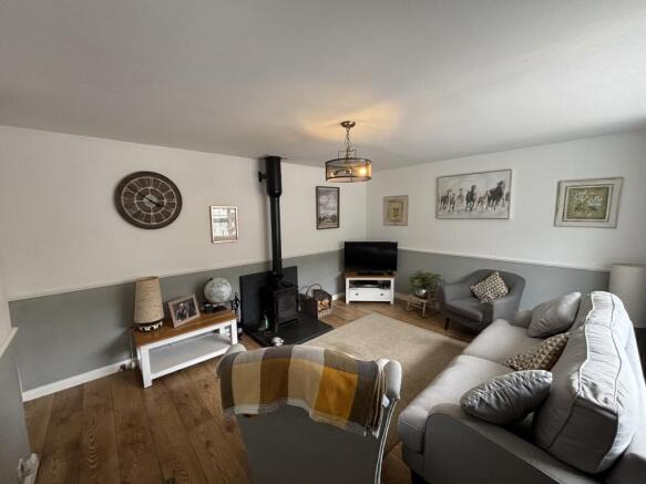 3 bed Detached Bungalow for sale Image 4