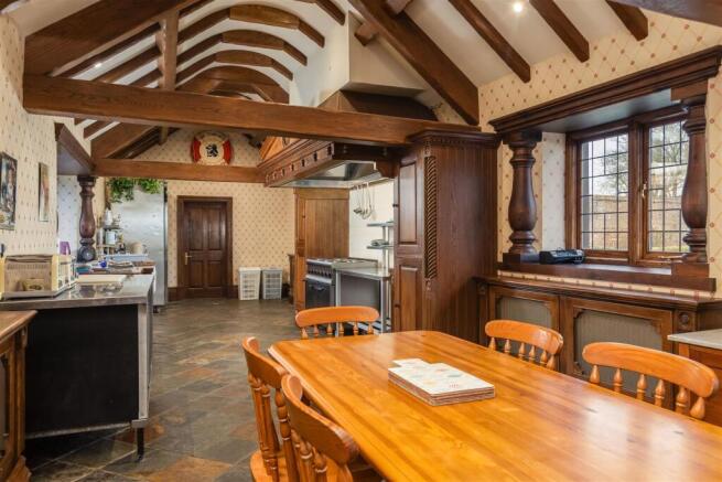 12 bed Character Property for sale Image 8