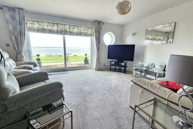 Admirals Court, Lee-On-The-Solent, PO13 photo 4
