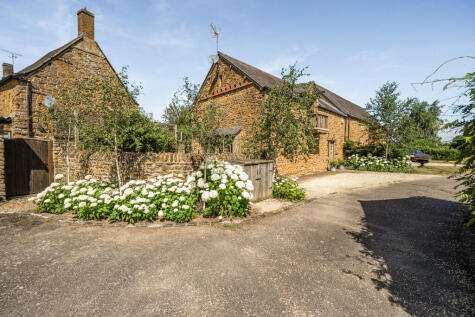 Earls Lane, Deddington, OX15
