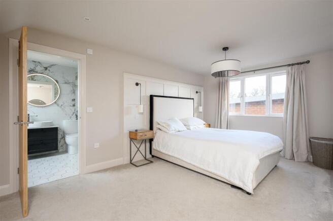 1 bed Penthouse for sale Image 8