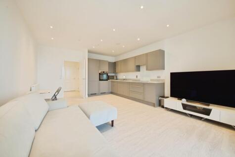 7 Kings Hill, Barking, IG11