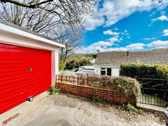 7 Laywell Close 8.JPG