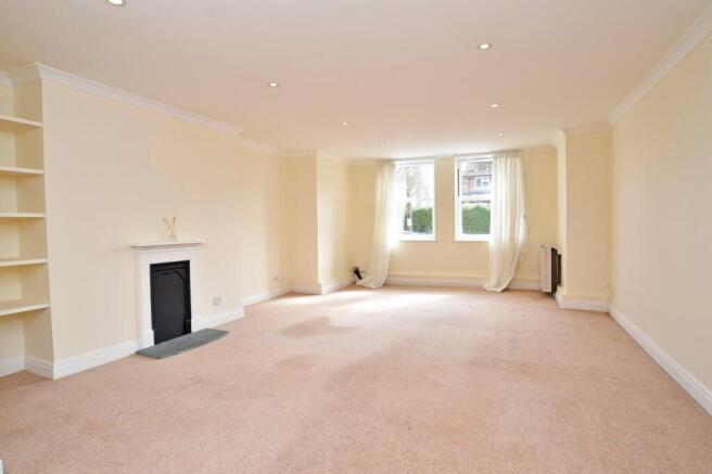 2 bed Flat for sale Image 2
