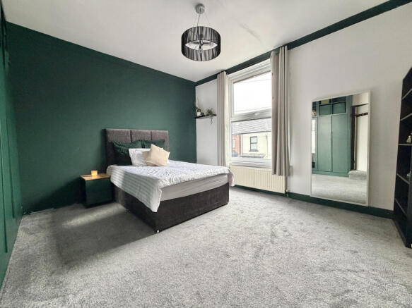 4 bed Terraced for sale Image 8