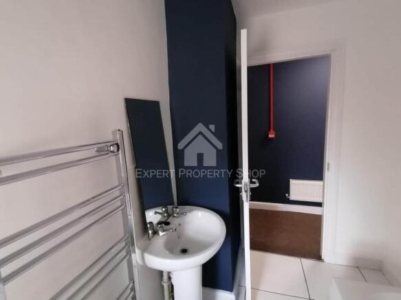 1 bed House Share to rent Image 5
