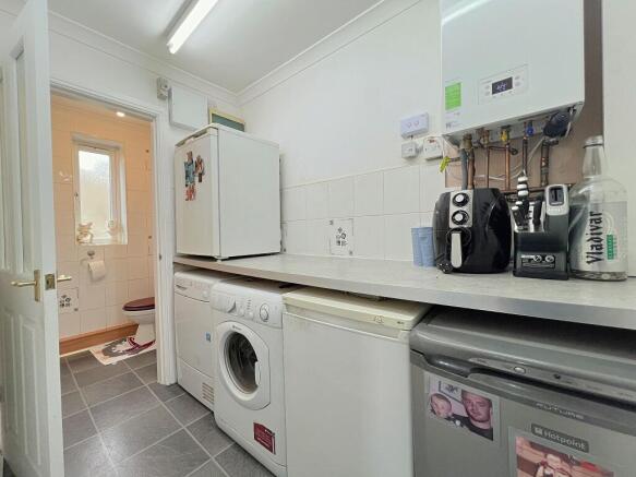 4 bed Detached for sale Image 6