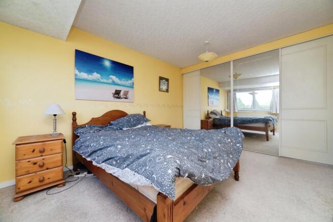 3 bed Bungalow for sale Image 8
