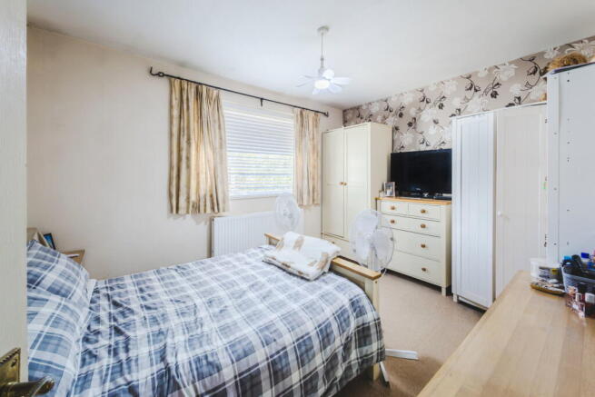 Stubsmead, Eldene, Swindon, SN3 3TA photo 4