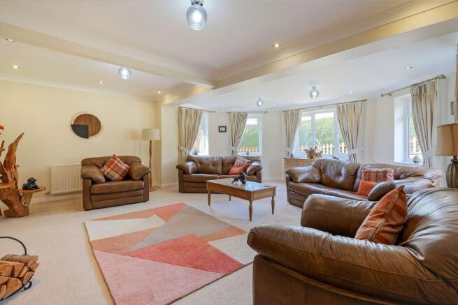 4 bed Detached for sale Image 10