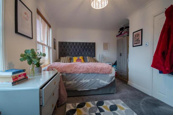 1 bed Apartment to rent Image 5