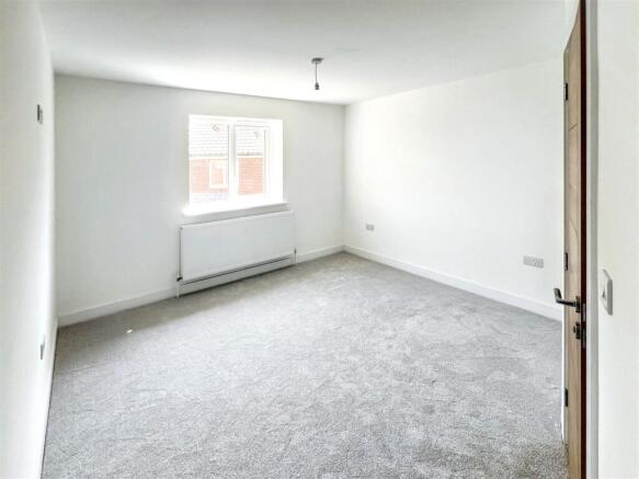 West Road, Ormesby, Great Yarmouth photo 4