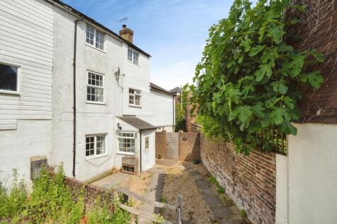 Station Road, Robertsbridge, East Sussex, TN32
