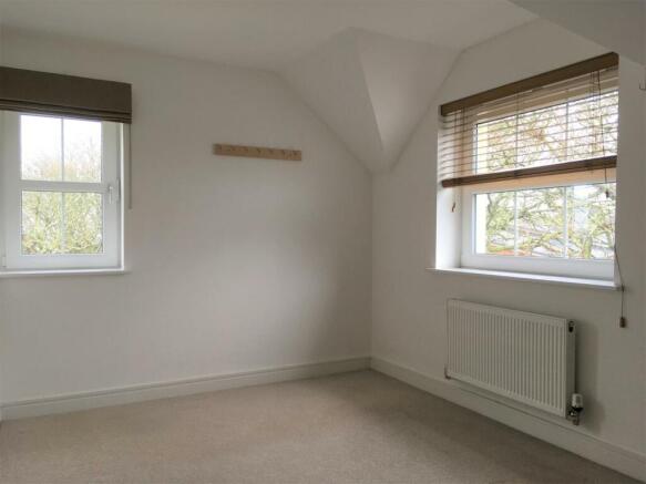 Bedroom 1.JPG