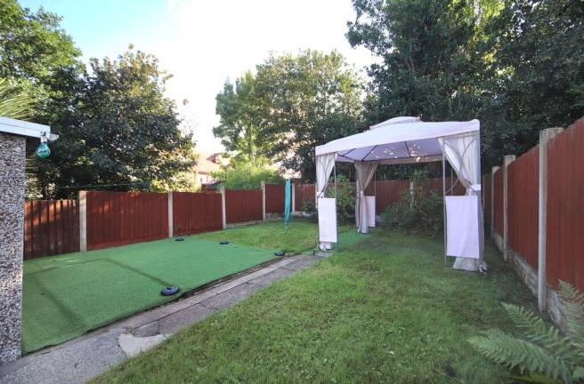 2 bed Semi-Detached to rent Image 10