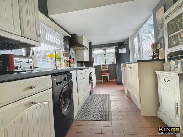 3 bed Semi-Detached for sale Image 7