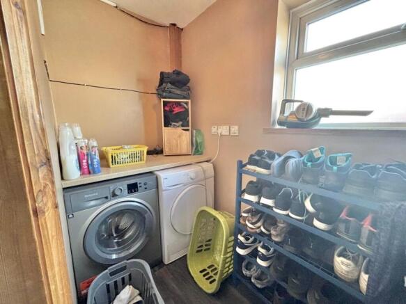 3 bed Semi-Detached for sale Image 8