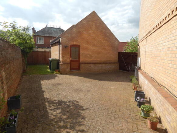 Photo 3
