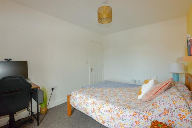 Bedroom2 3.jpg
