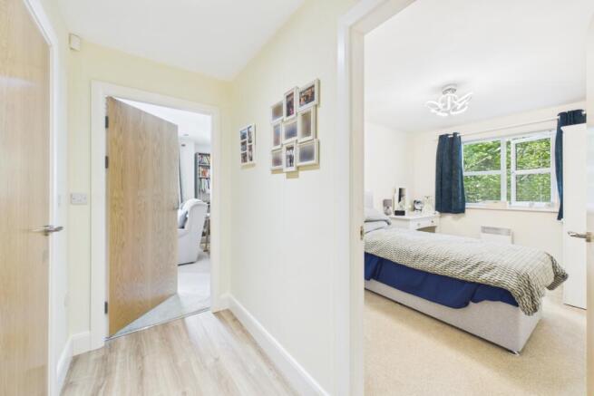 2 bed Apartment for sale Image 12