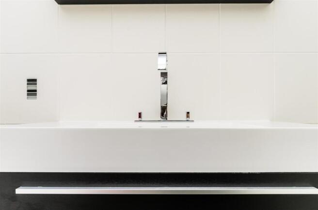 8306966-interior14.jpg