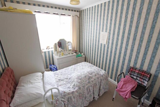 bed2.jpg