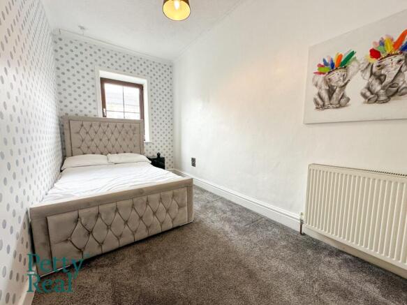 2 bed Terraced for sale Image 7