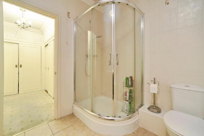2 bed Apartment for sale Image 5