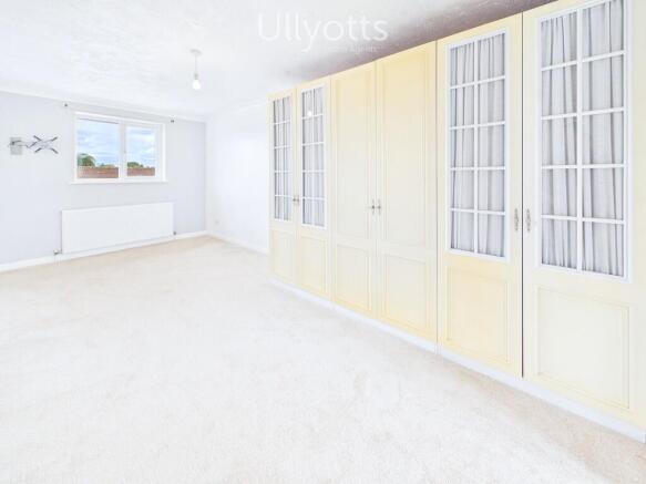 4 bed Semi-Detached for sale Image 9