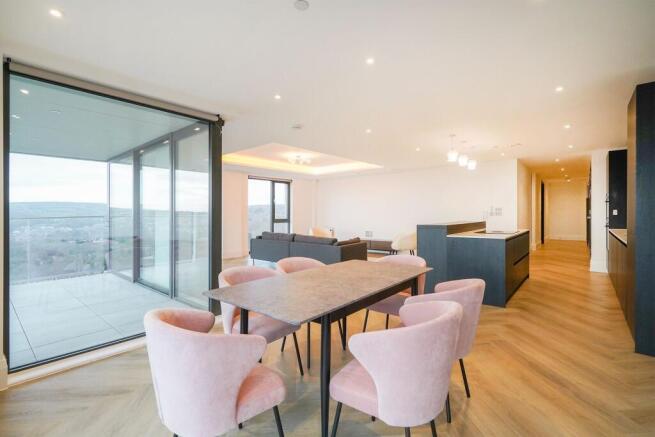 2 bed Apartment to rent Image 7