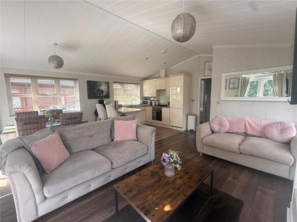 2 bed Mobile Home for sale Image 5